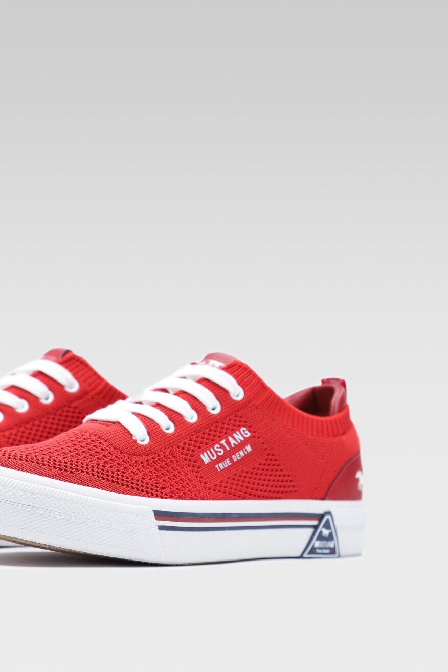 
                Vászoncipő Mustang PIROS - 5903698540078