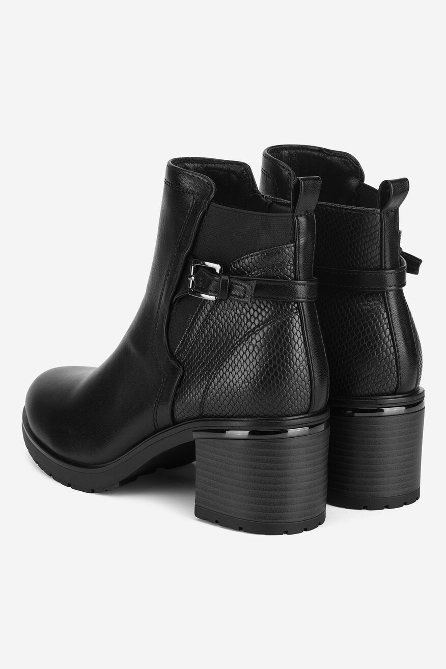 
                Kratke čizme Clara Barson CRNA - 5905588835264