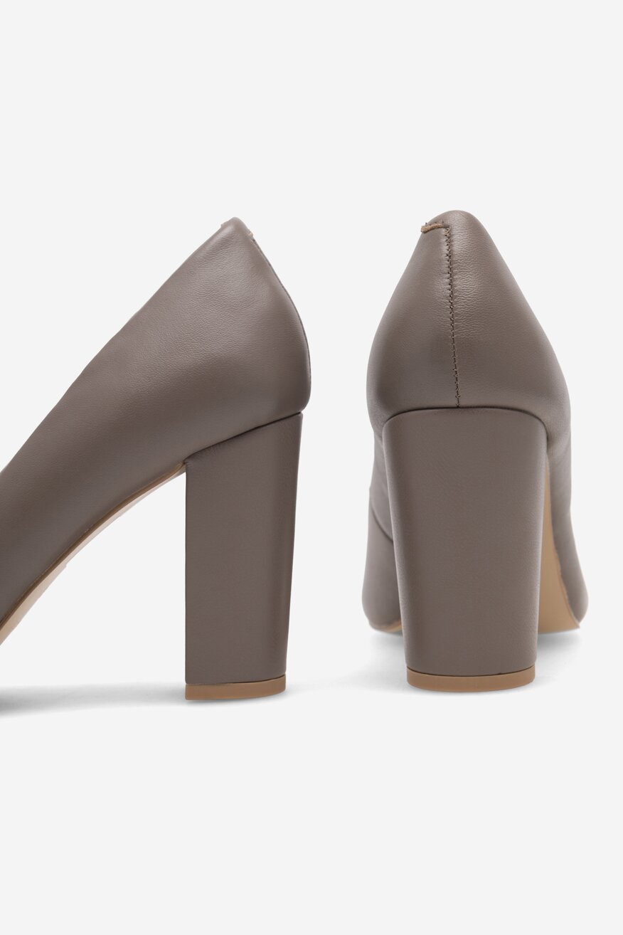 
                Lasocki - Skórzane czółenka - 5904862922409