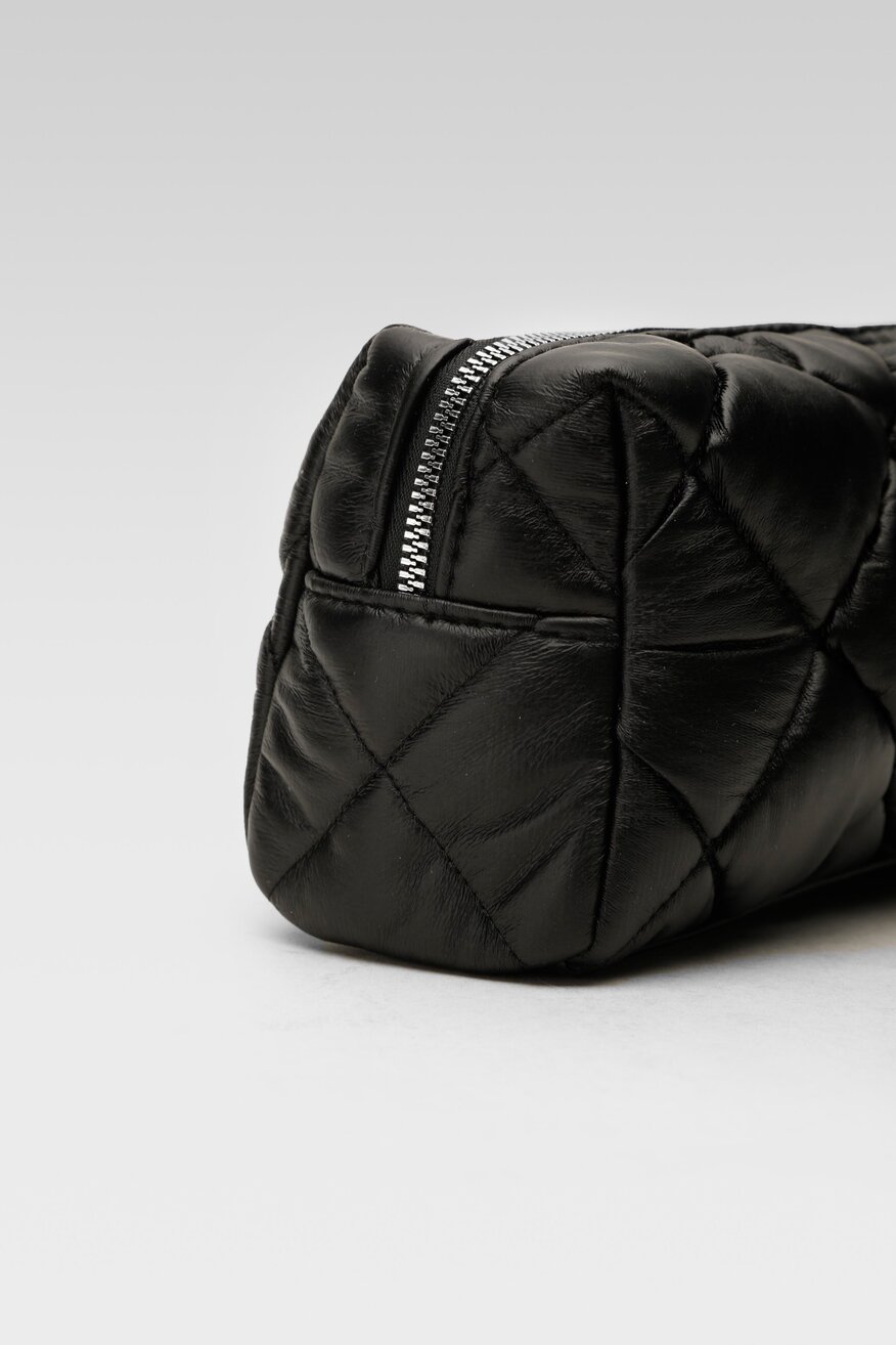 
                Jenny Fairy - Kosmetyczka pikowana czarna - 5903698953946