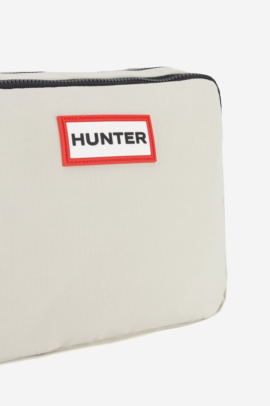 
                HUNTER - Średnia torebka crossbody - 5905588831099