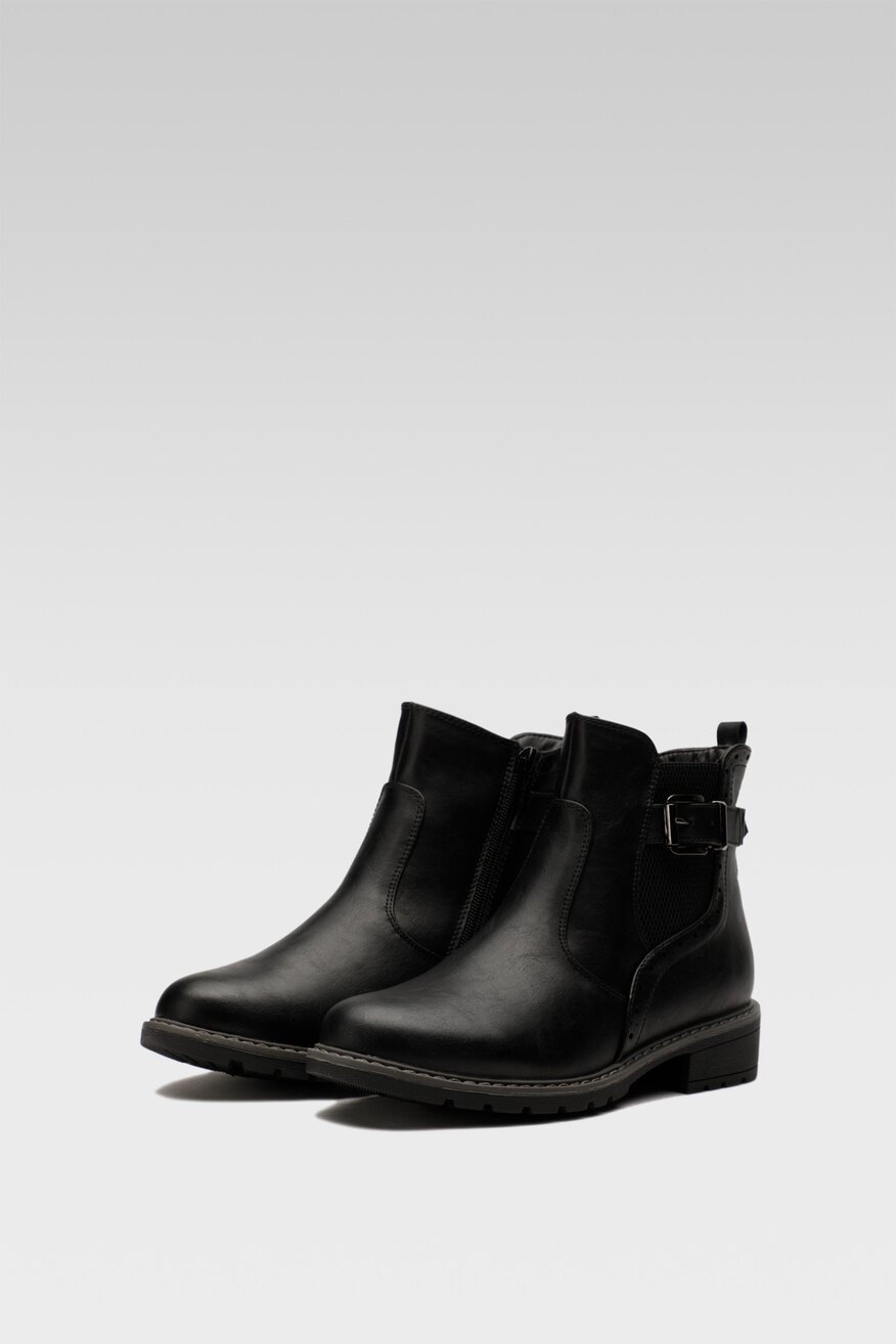 
                Clara Barson - Botki z ozdobną klamrą - 5904862155876