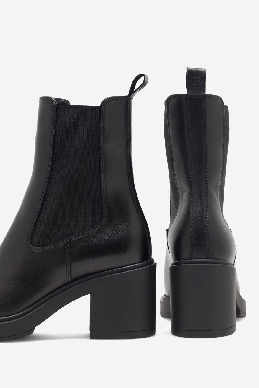 
                Kratke čizme Gino Rossi CRNA - 5906751402047