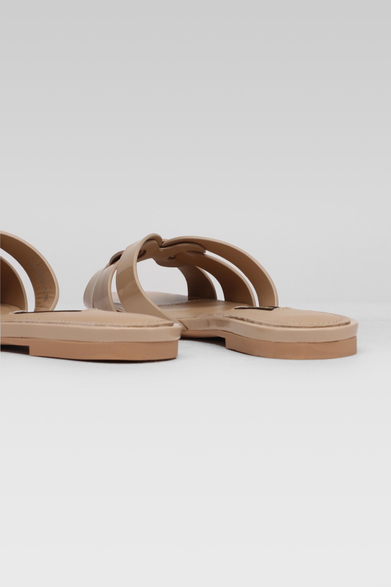 Klapki Gino Rossi V608-01-1 Beżowy