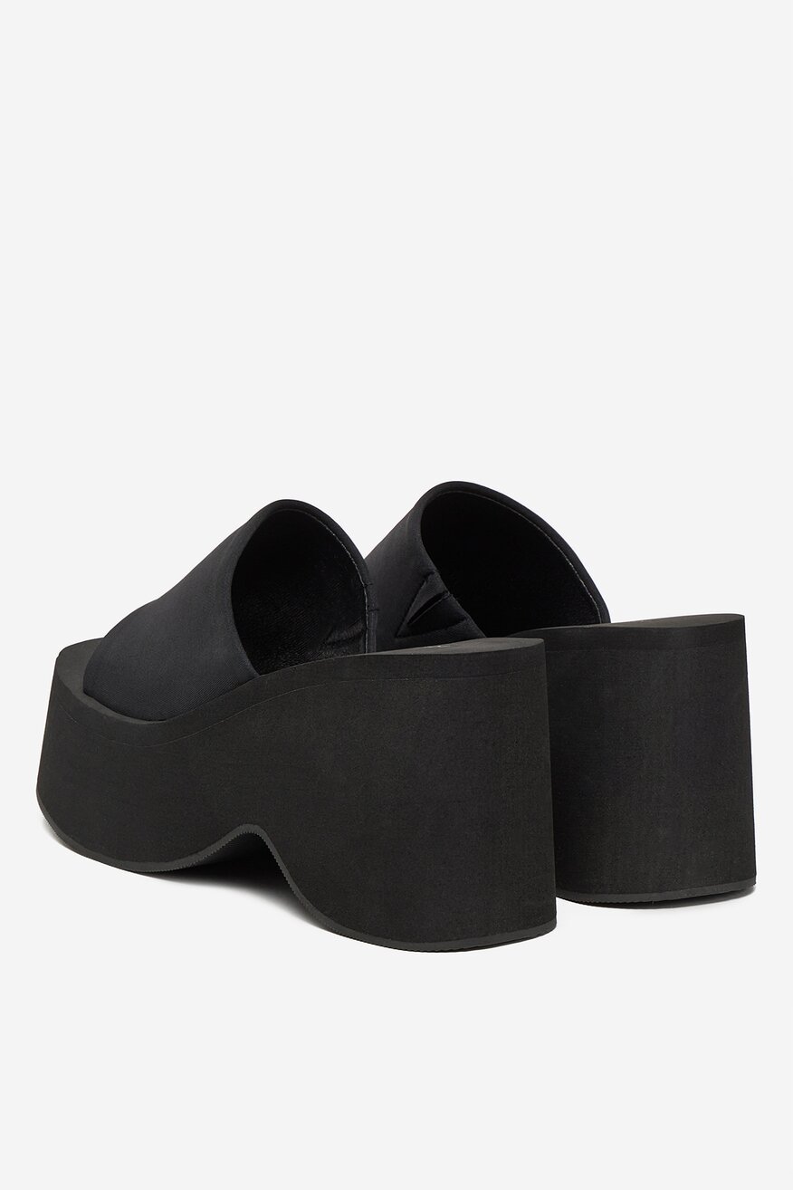 
                Шльопанець DeeZee ЧОРНИЙ - 5906751114513