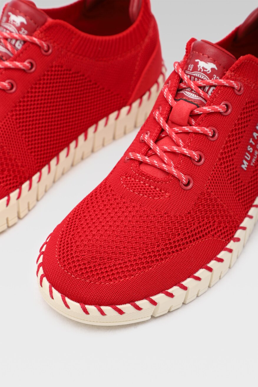 
                Félcipő Mustang PIROS - 5903698551074