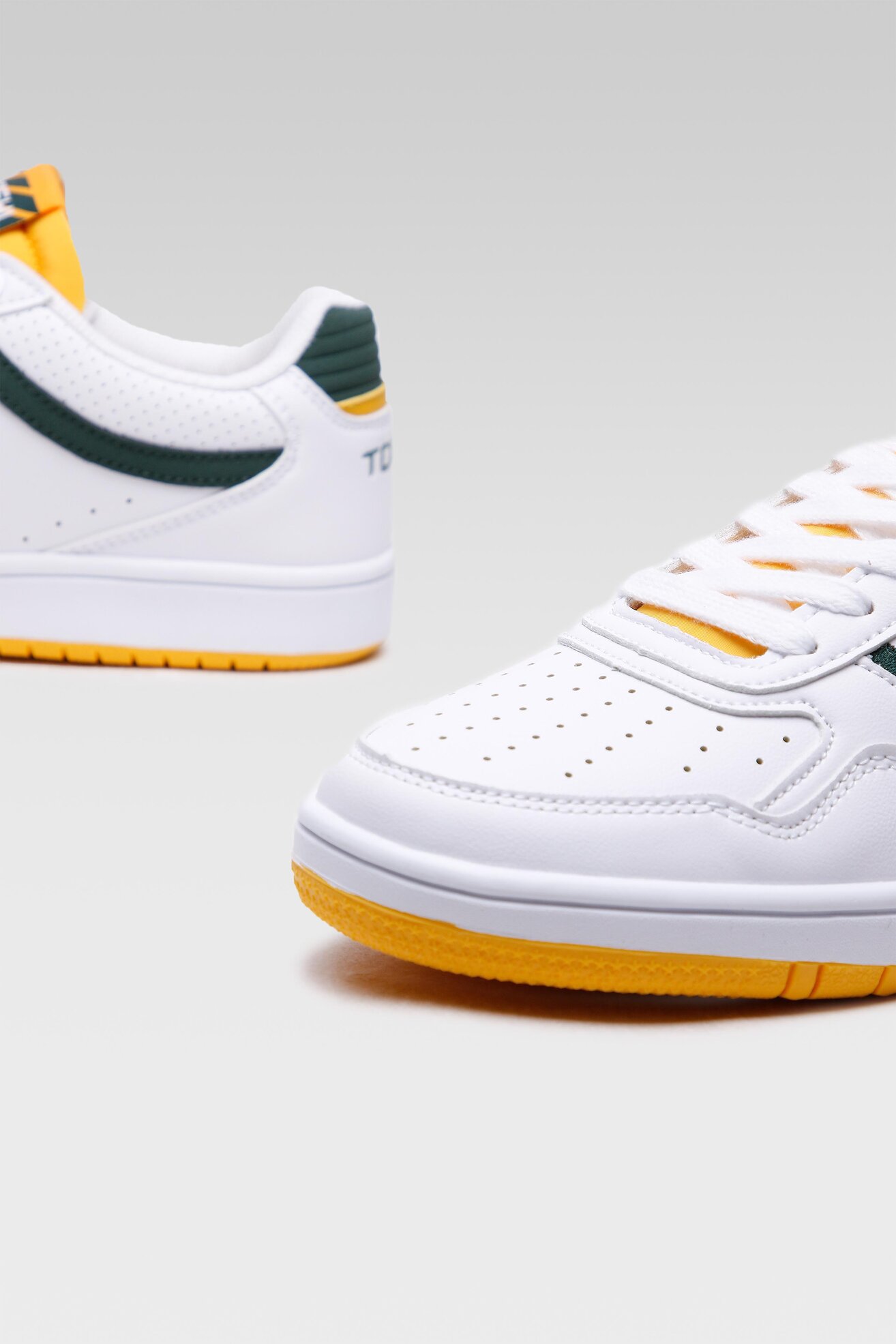 Obuwie sportowe Togoshi MP-RS-20210508 Biały