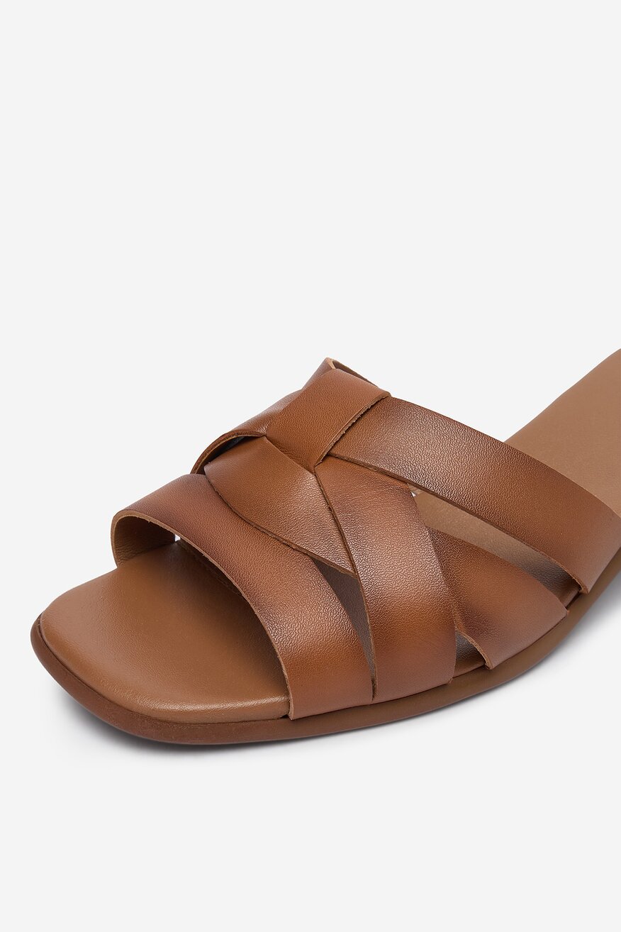 
                Lasocki - Klapki skórzane - 5906751924075