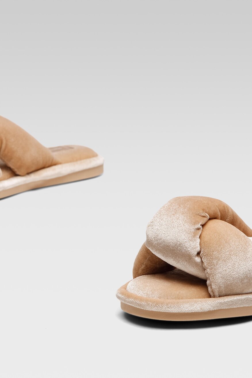 
                Home&Relax - Kapcie z kosmetyczką - 5904862023120