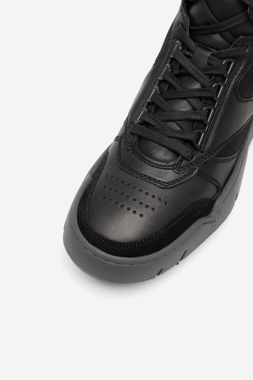 
                Tornacipő Badura FEKETE - 5904862838557