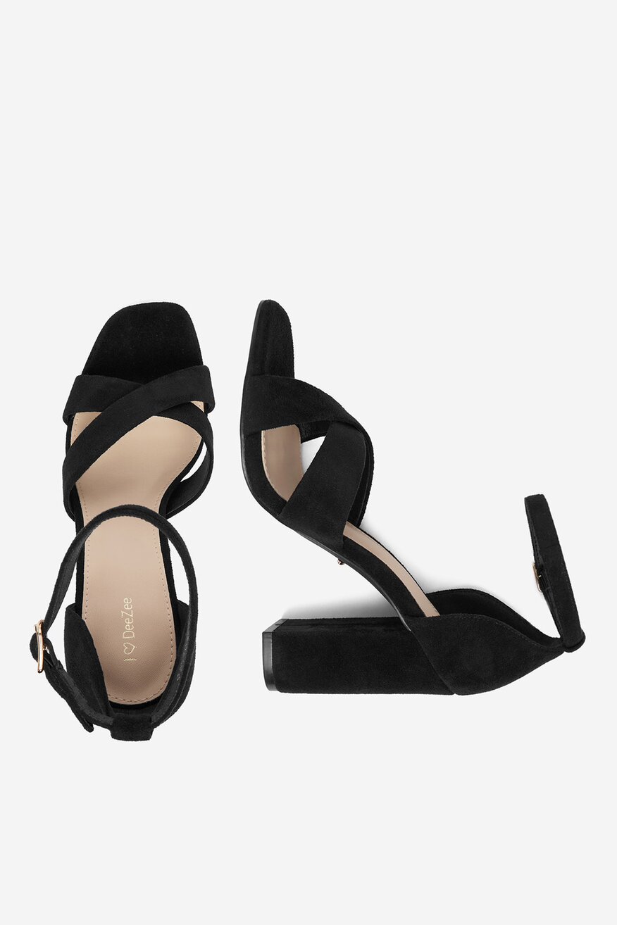 
                Сандали DeeZee ЧЕРЕН - 5906751933701