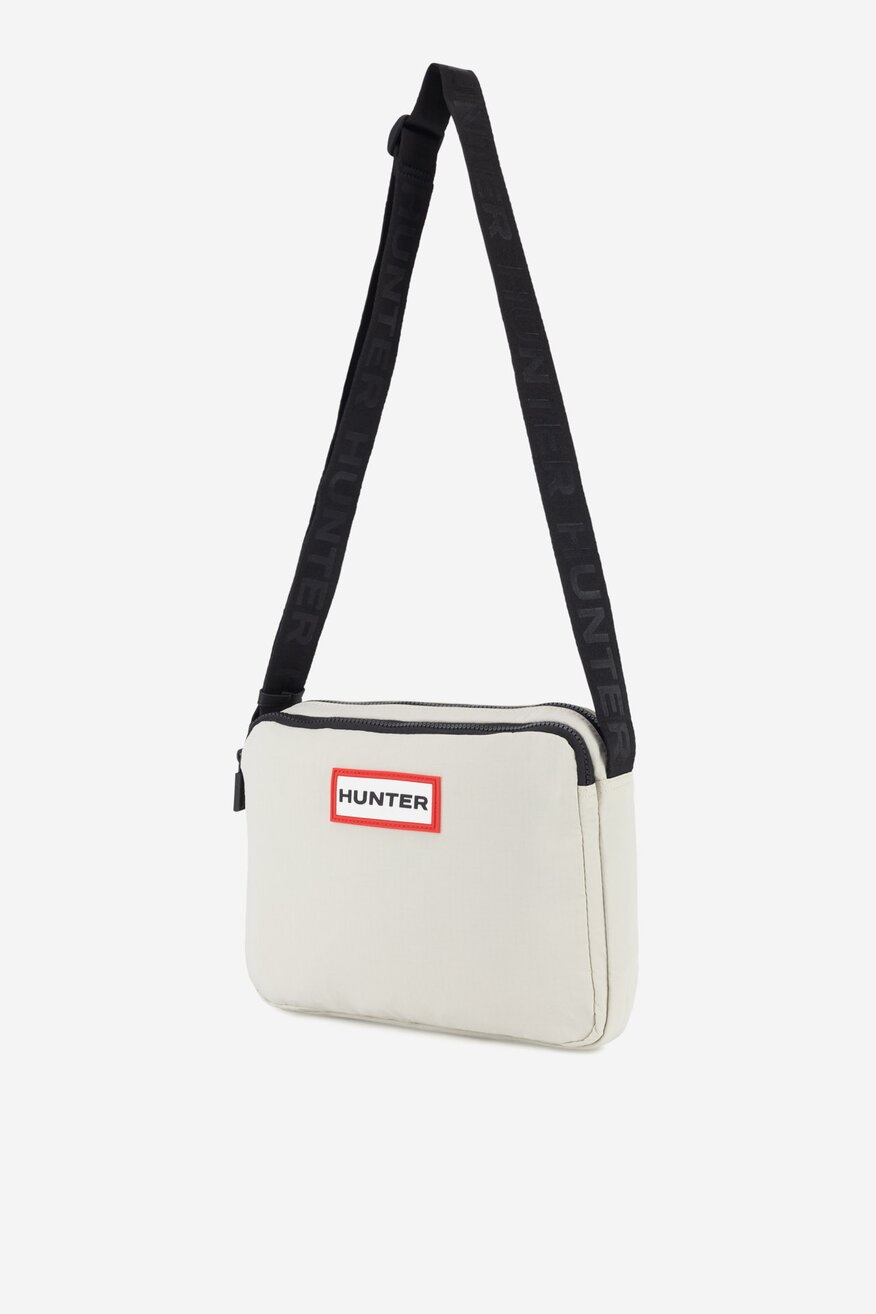 
                HUNTER - Średnia torebka crossbody - 5905588831099