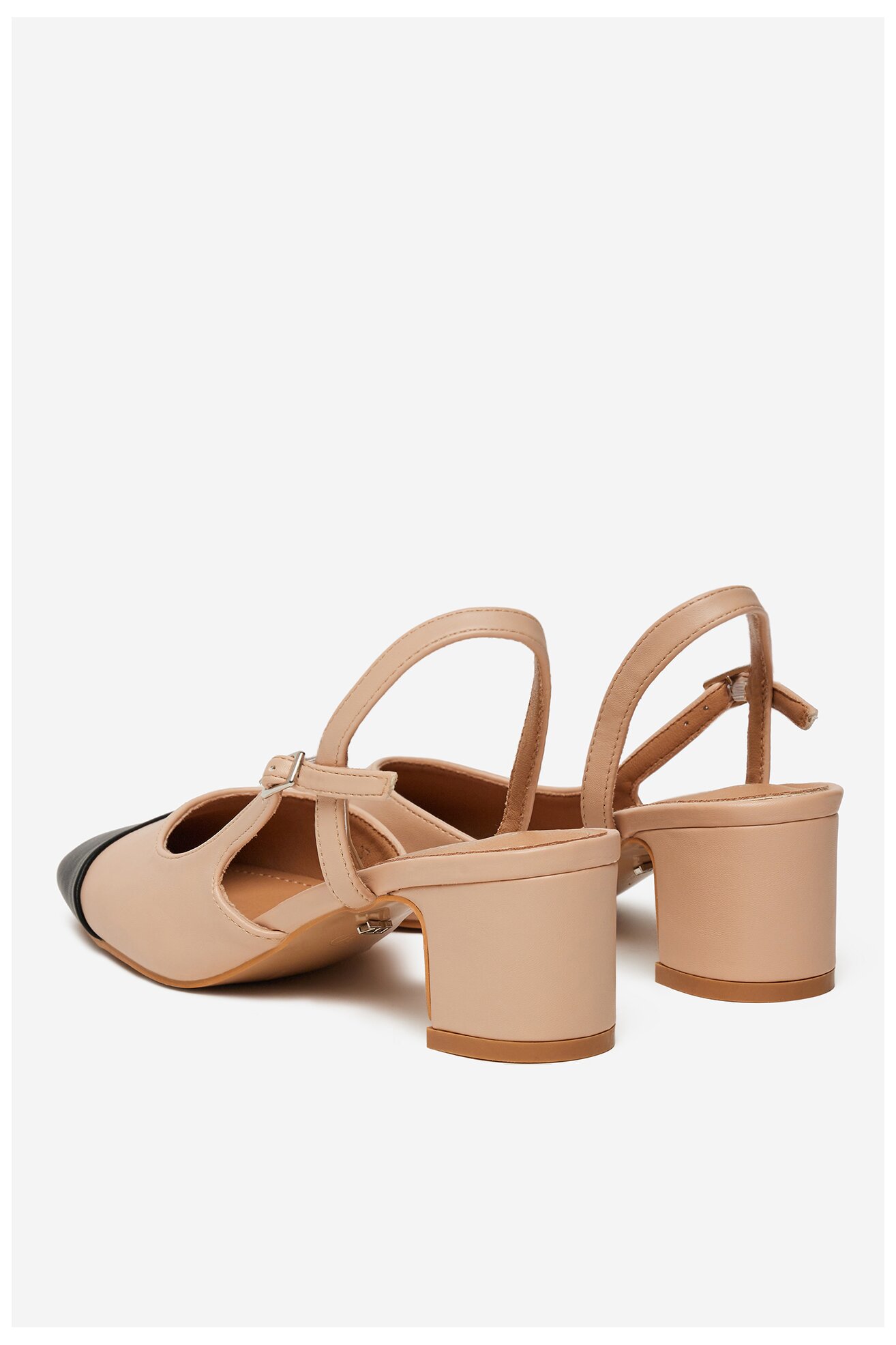 Körömcipő DeeZee 11-710-1 BÉZS