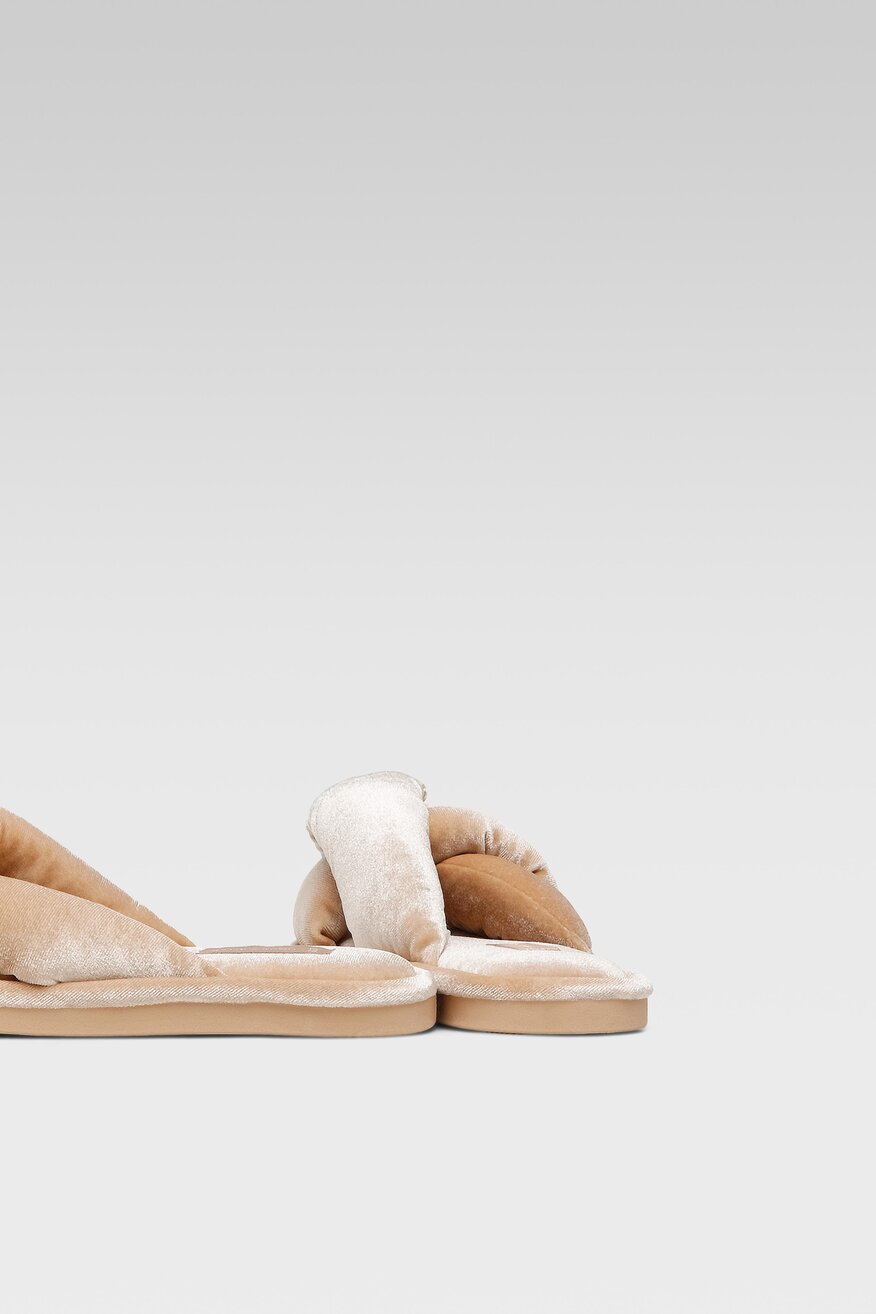 
                Home&Relax - Kapcie z kosmetyczką - 5904862023120