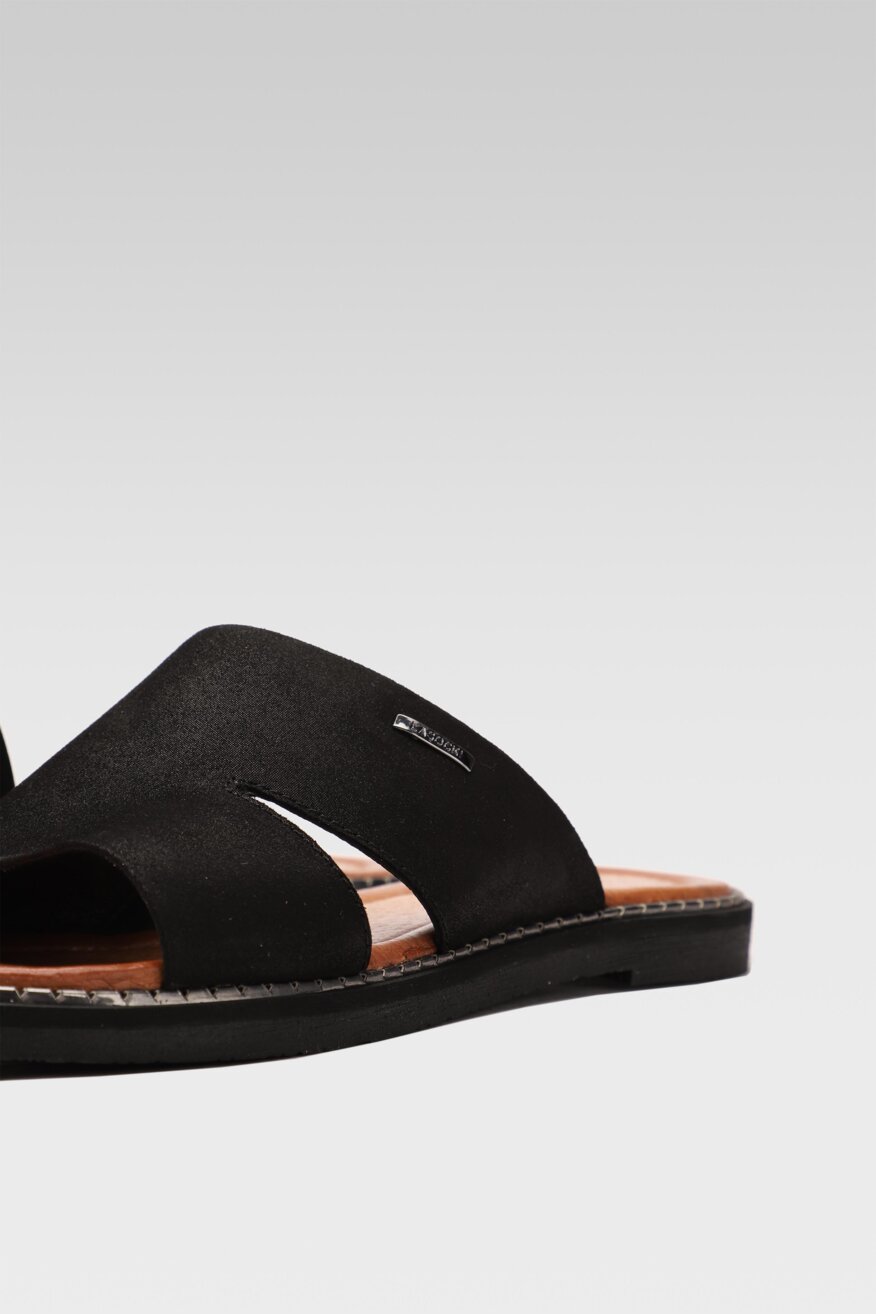 
                Lasocki - Skórzane klapki czarne - 5903698552767