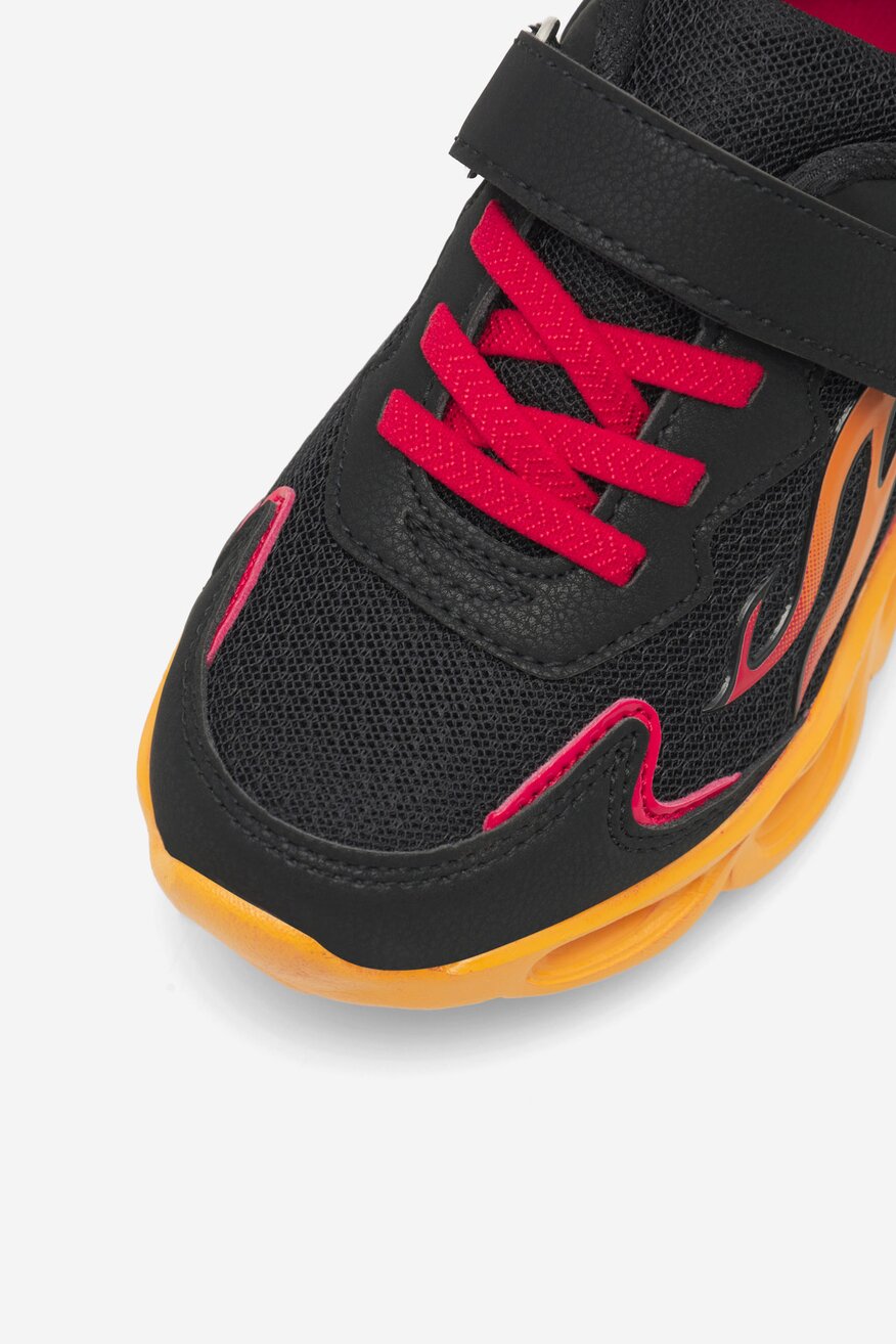 
                Action Boy - Sneakersy z migającymi diodami - 5905588523369