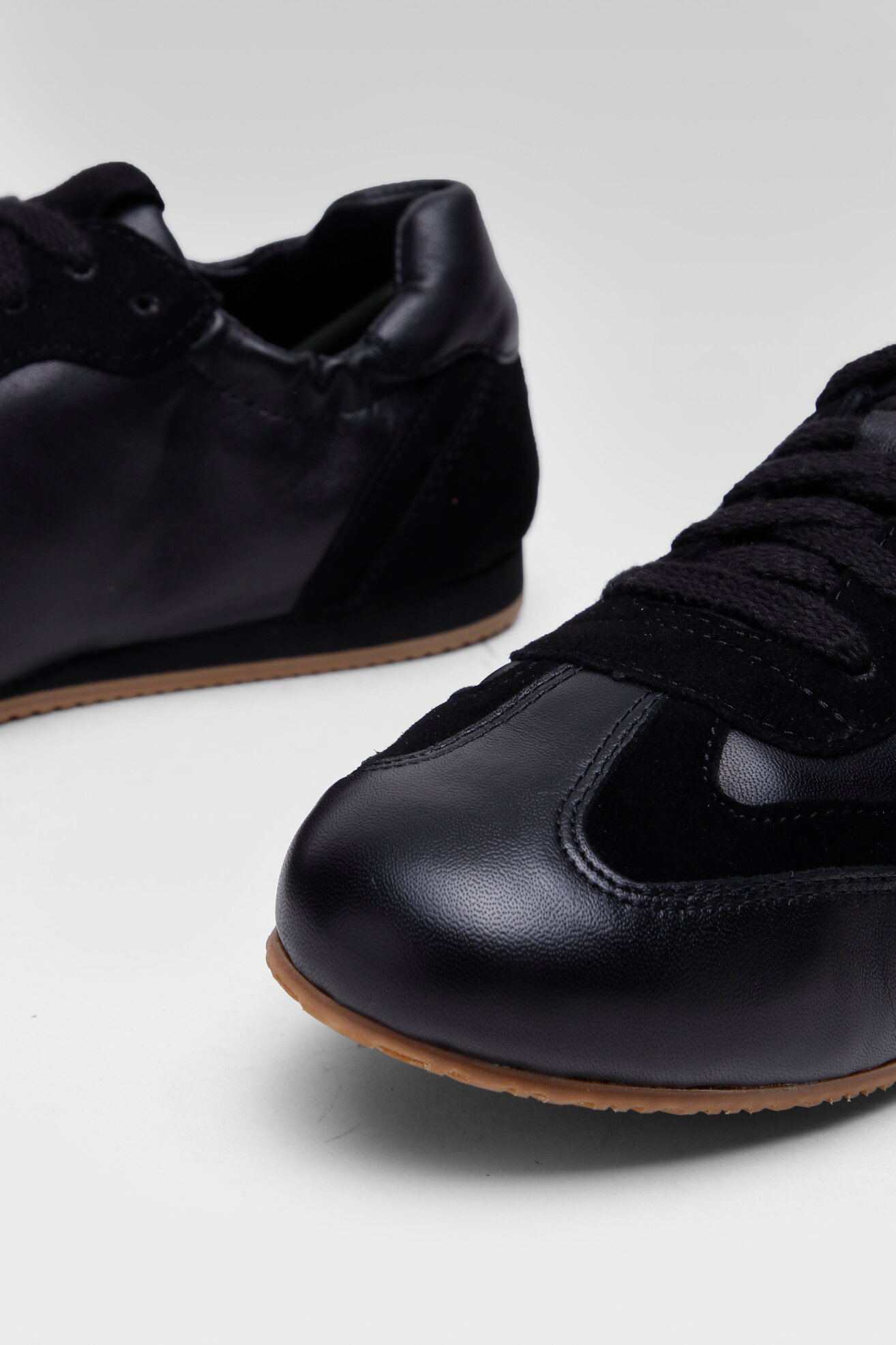 Półbuty Gino Rossi Sport RST-LARA-01 Czarny