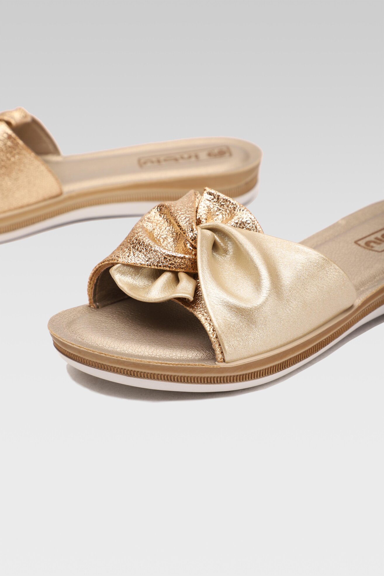 Klapki Inblu BA04JR01 Złoty