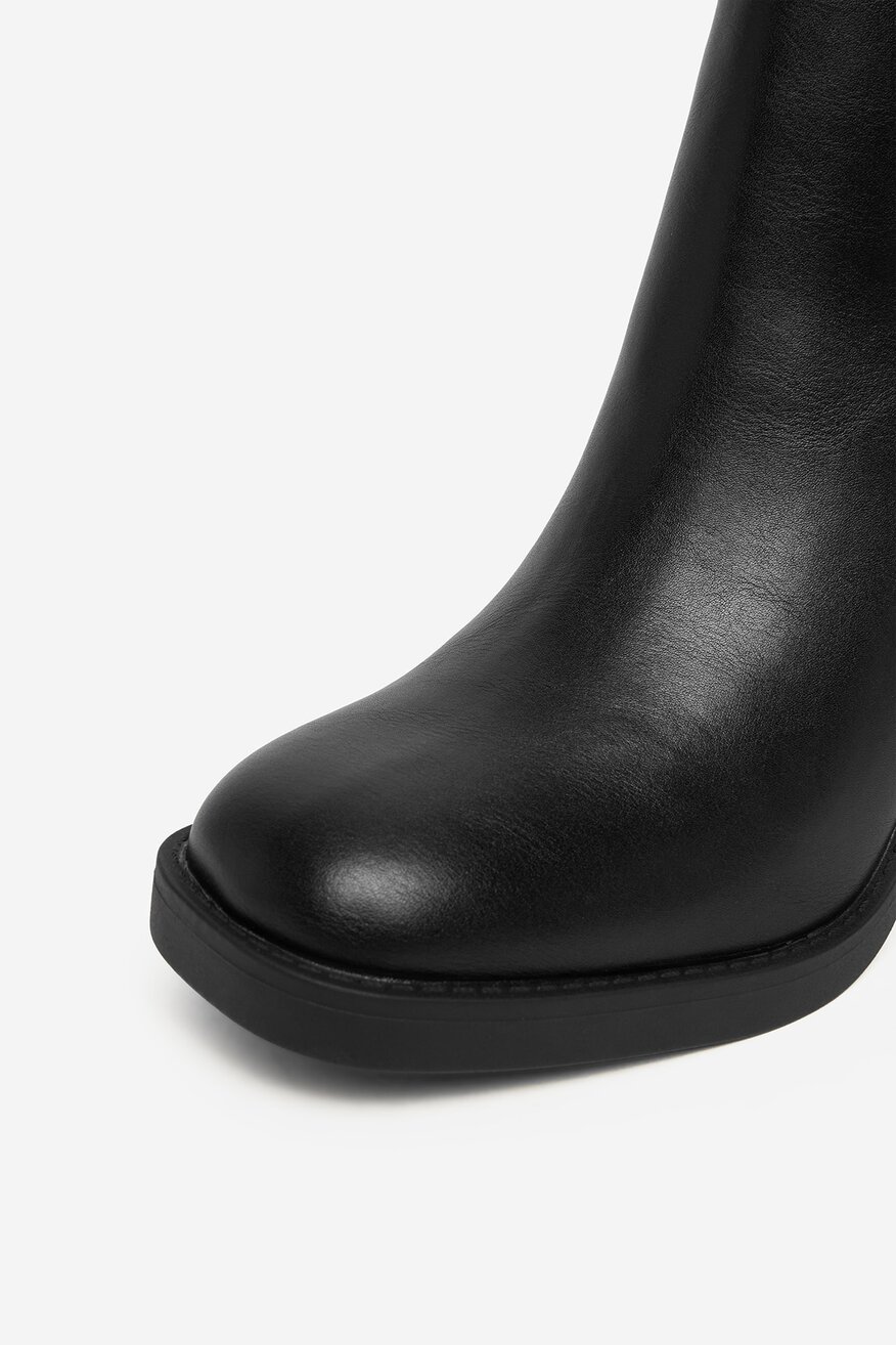 
                Боти Jenny ЧЕРЕН - 5906751346457