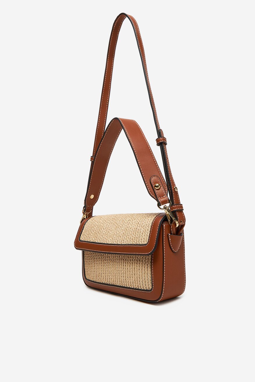 
                Дамска чанта DeeZee КАМЕЛ - 5906751071977