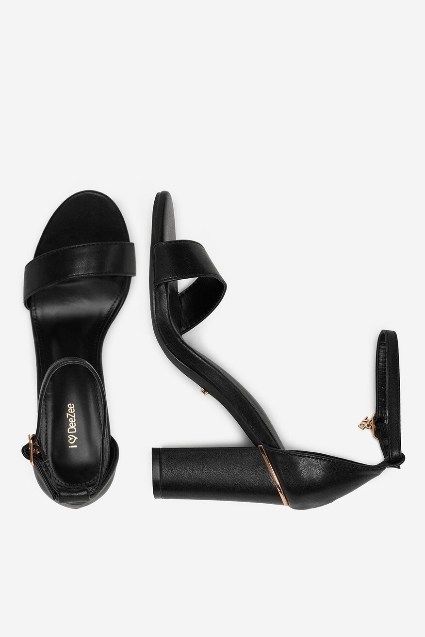 
                DeeZee - Sandały na słupku - 5906751095775