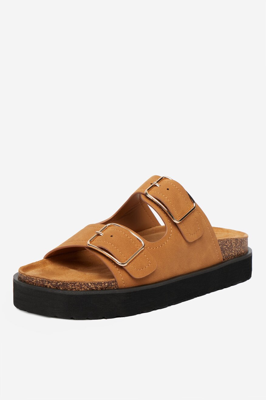 
                Шльопанець DeeZee ВЕРБЛЮЖИЙ - 5906751919408