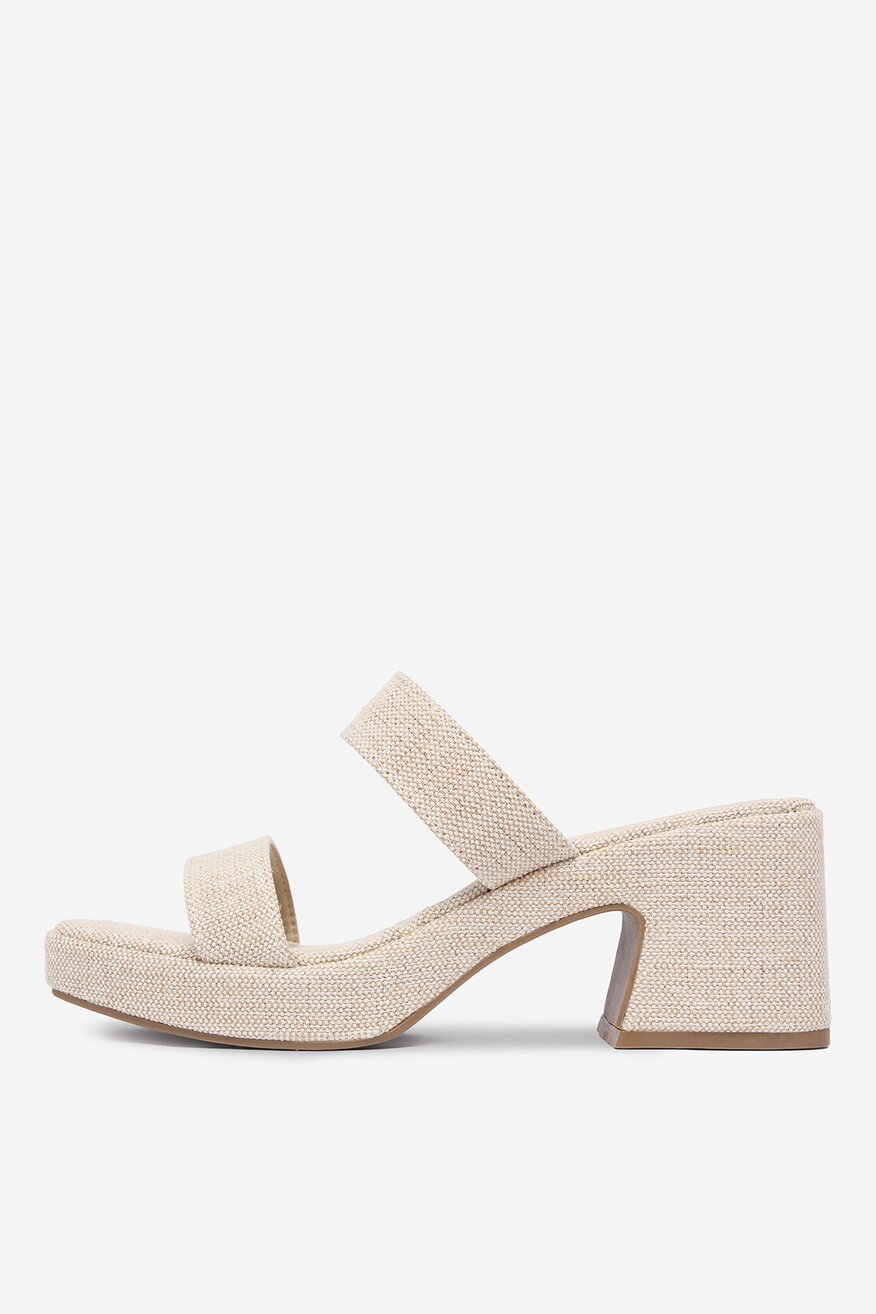 
                Шльопанець DeeZee БЕЖЕВИЙ - 5906751941386