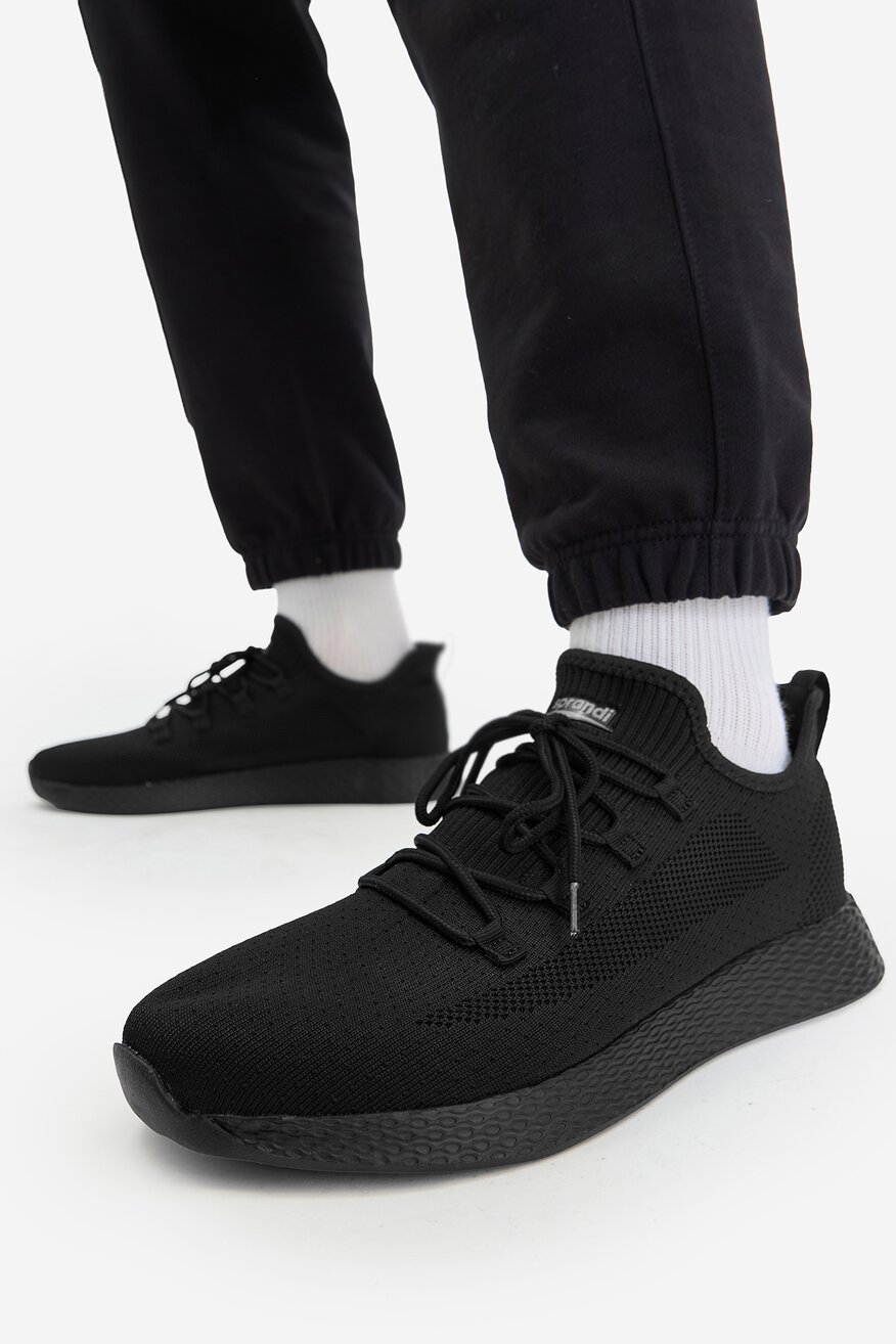 
                Спортни обувки Sprandi ЧЕРЕН - 5906751776551