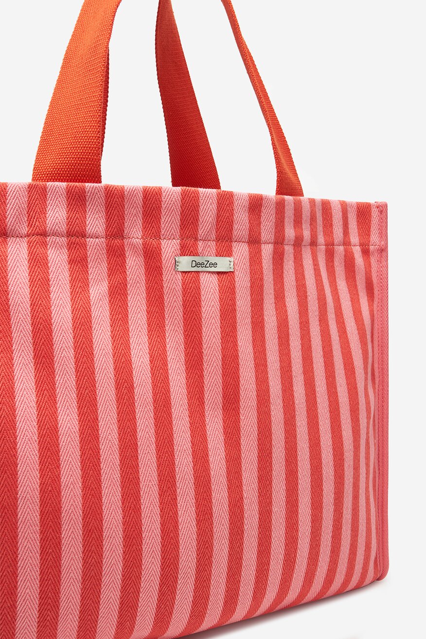 
                Дамска чанта DeeZee РОЗОВ - 5906751072202