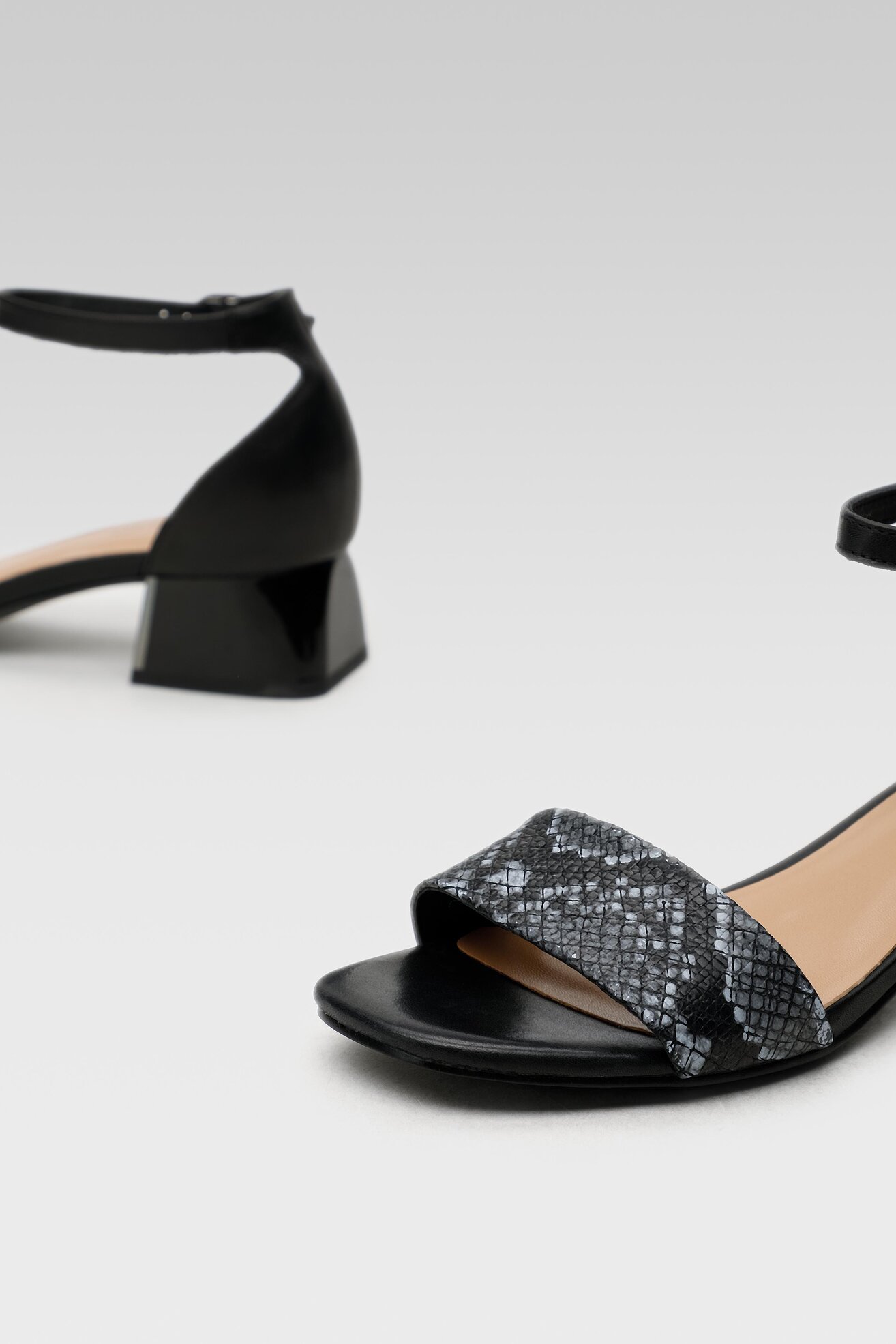 Сандалі Lasocki WYL3118-1Z ЧОРНИЙ