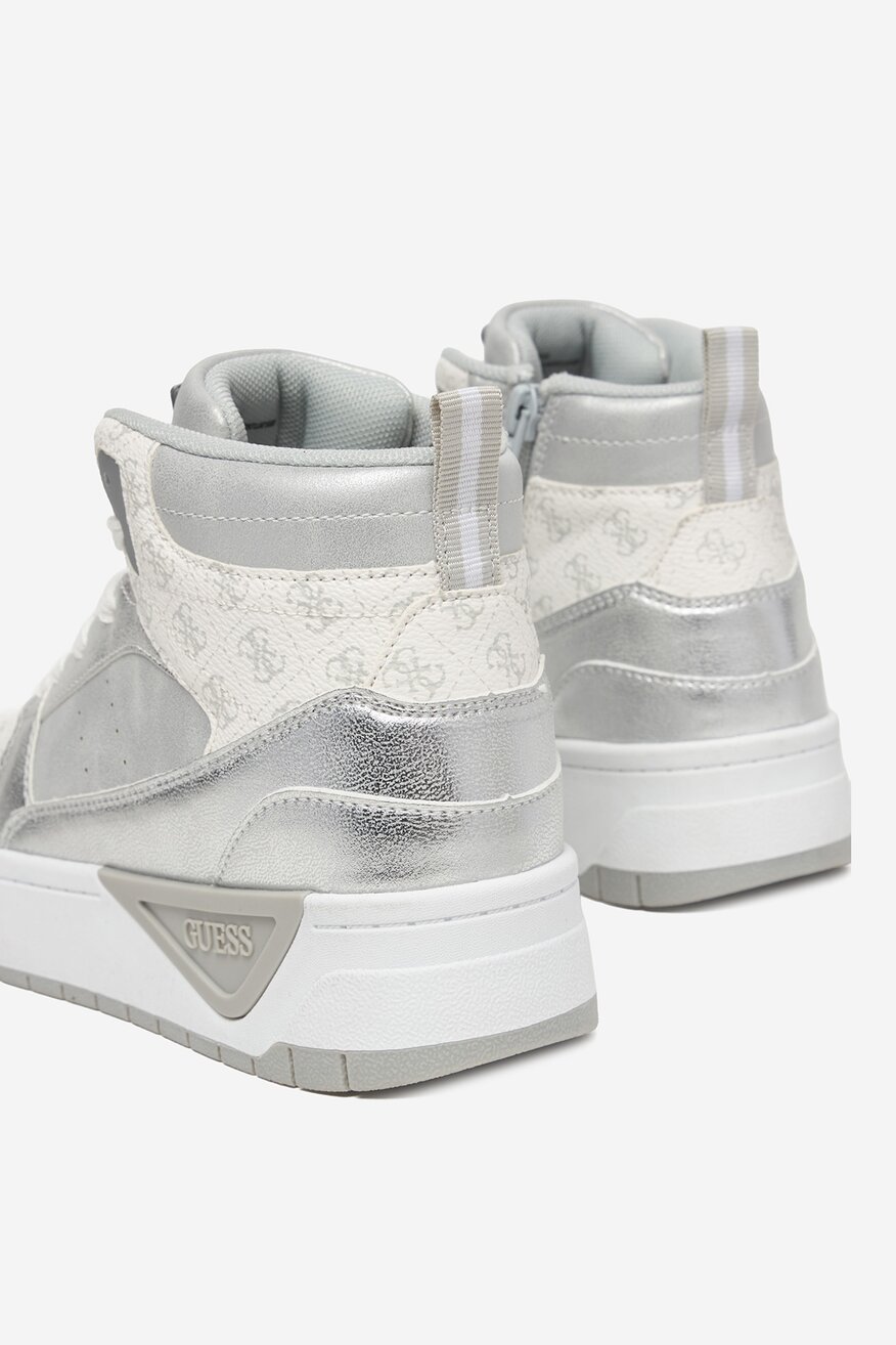 
                Сникърси GUESS KIDS СРЕБРИСТ - 5906751705735