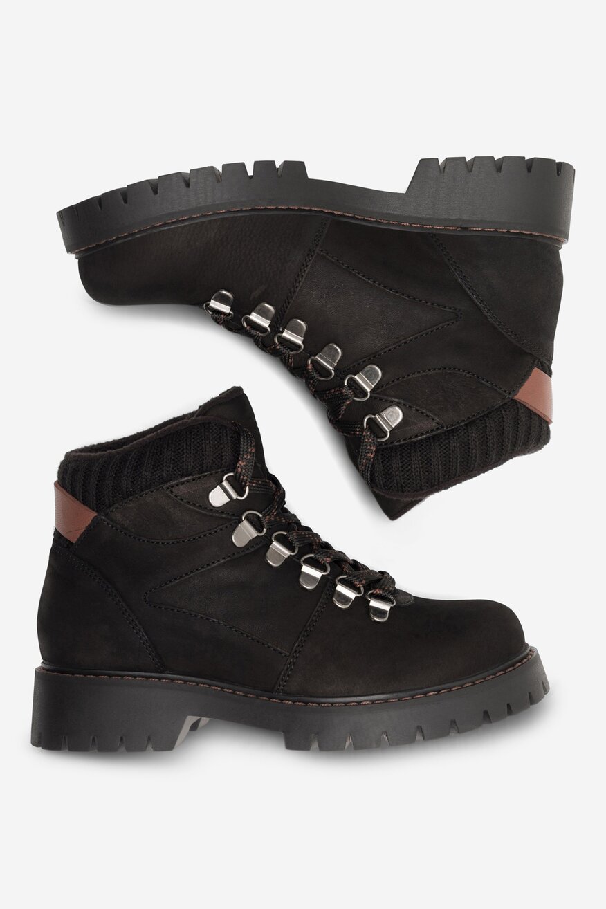 Šněrovací vyšší obuv Lasocki Young ČERNÁ - 5905588186410