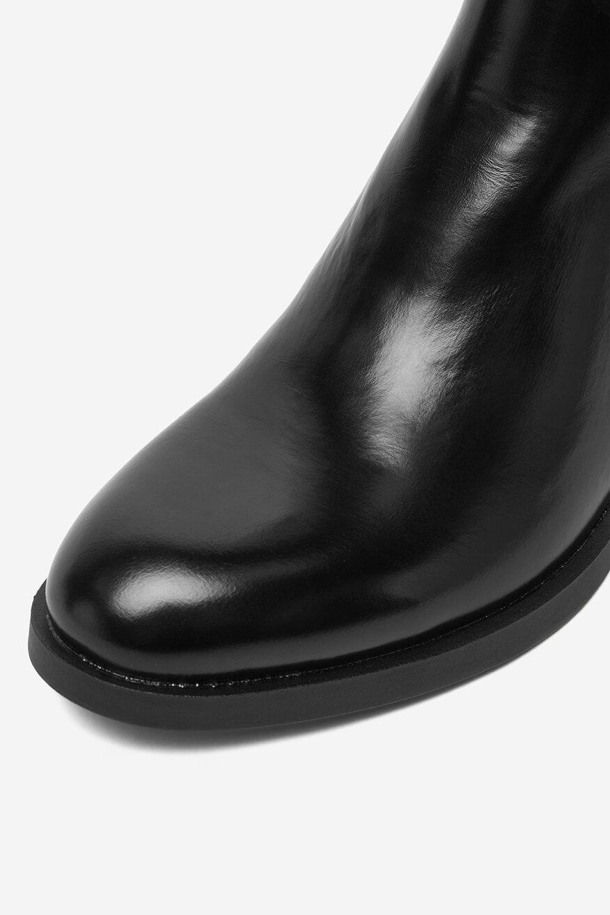 
                Kratke čizme Jenny CRNA - 5906751444184