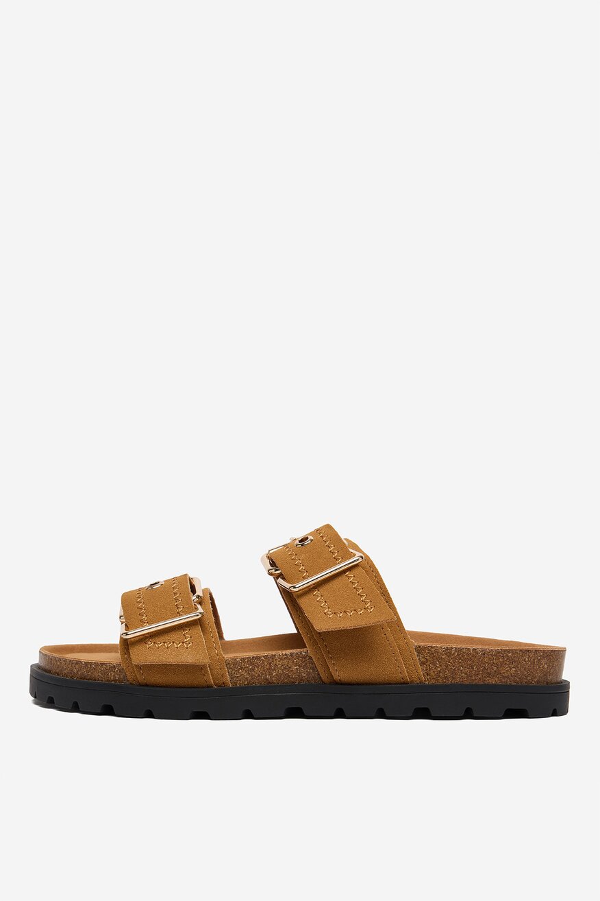 
                Шльопанець DeeZee ВЕРБЛЮЖИЙ - 5906751753323