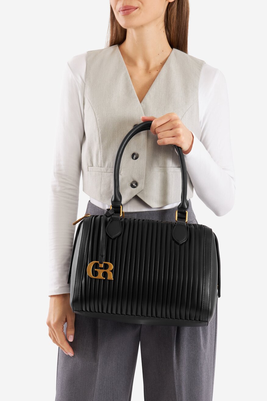 
                Дамска чанта Gino Rossi ЧЕРЕН - 5903419216657