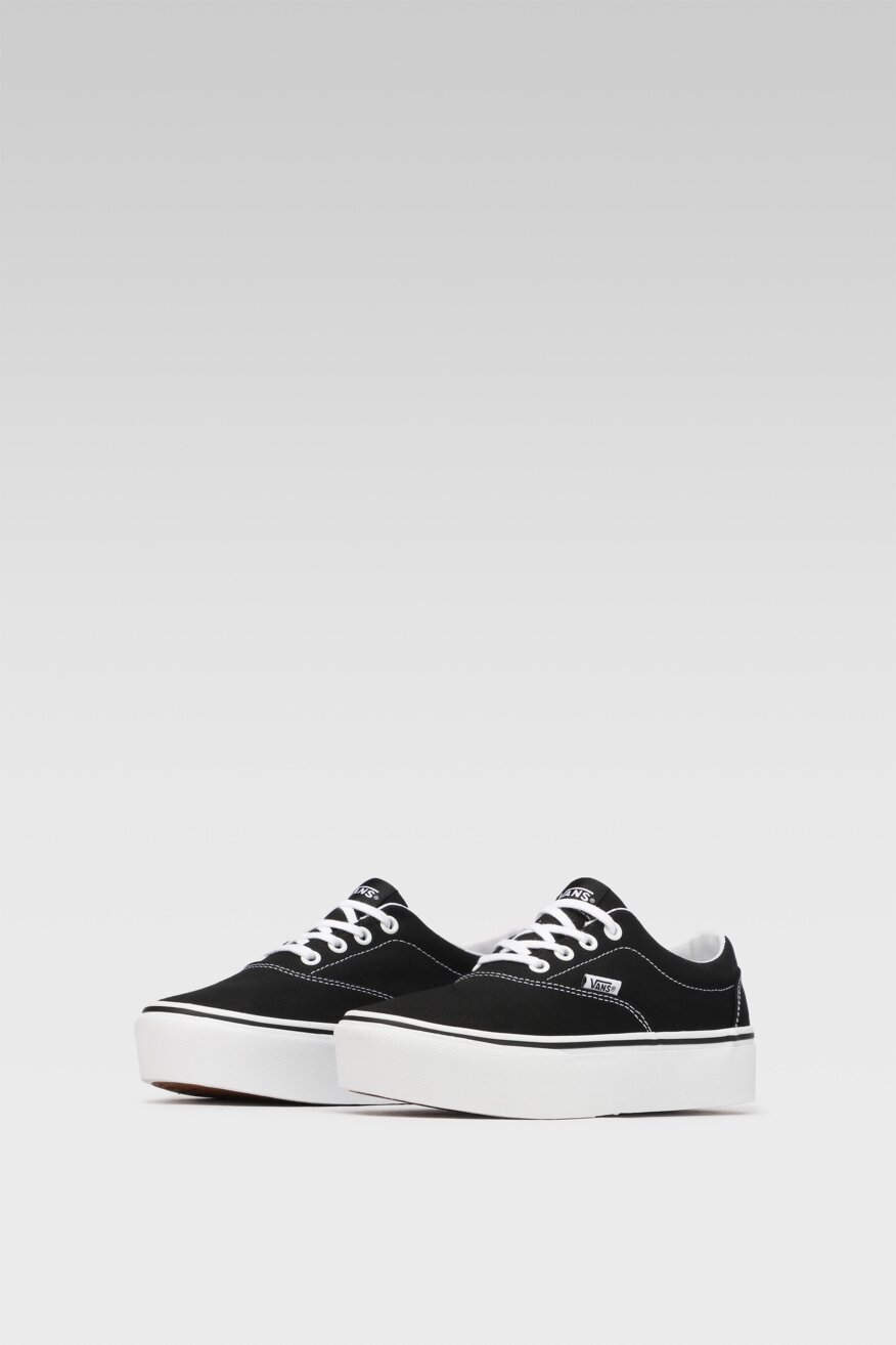 
                Vans - Trampki czarne sznurowane - 5903698701172