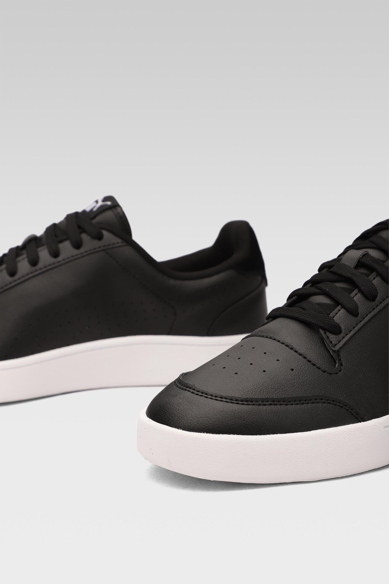 Obuwie sportowe Puma SHUFFLE PERF 38015003 Czarny