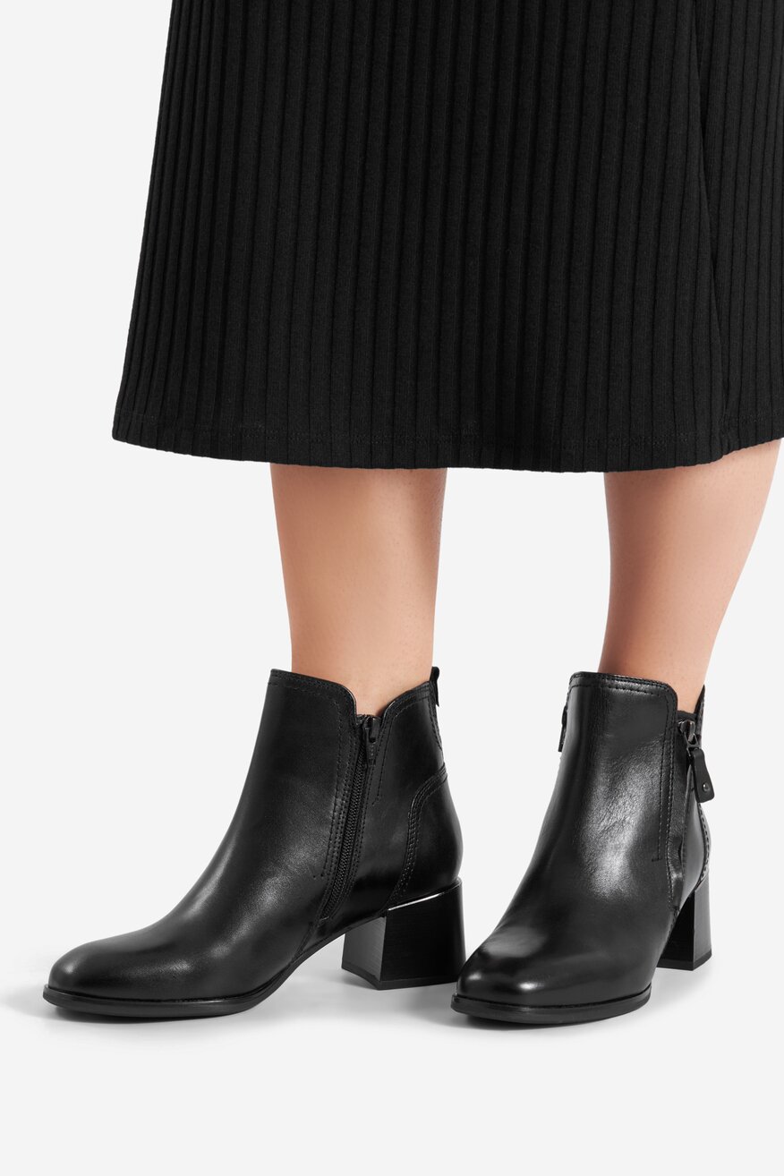 
                Bokacsizma Lasocki FEKETE - 5905588878520