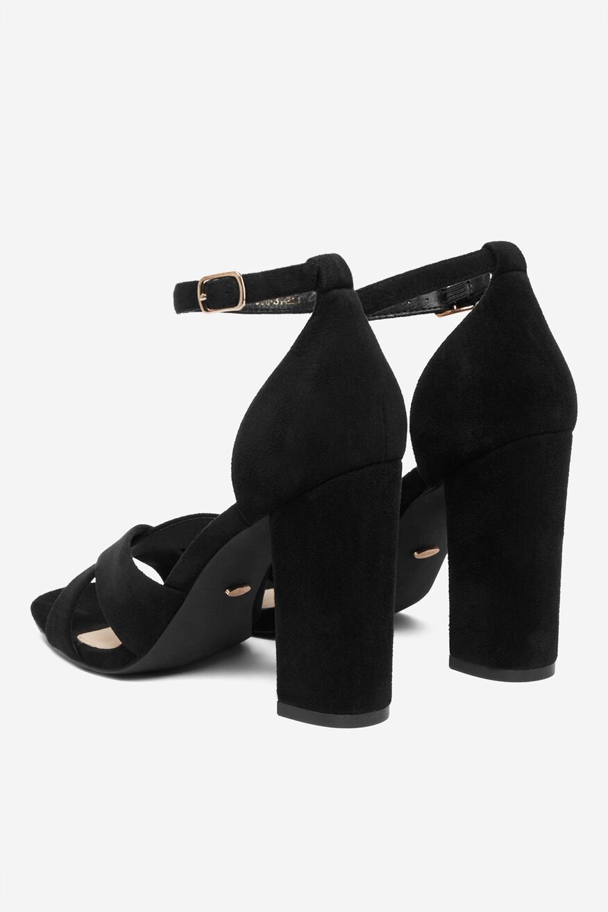 
                Сандали DeeZee ЧЕРЕН - 5906751933701