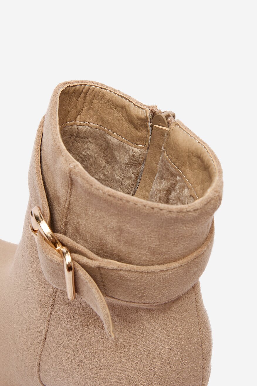 
                Боти DeeZee БЕЖОВ - 5904410915709