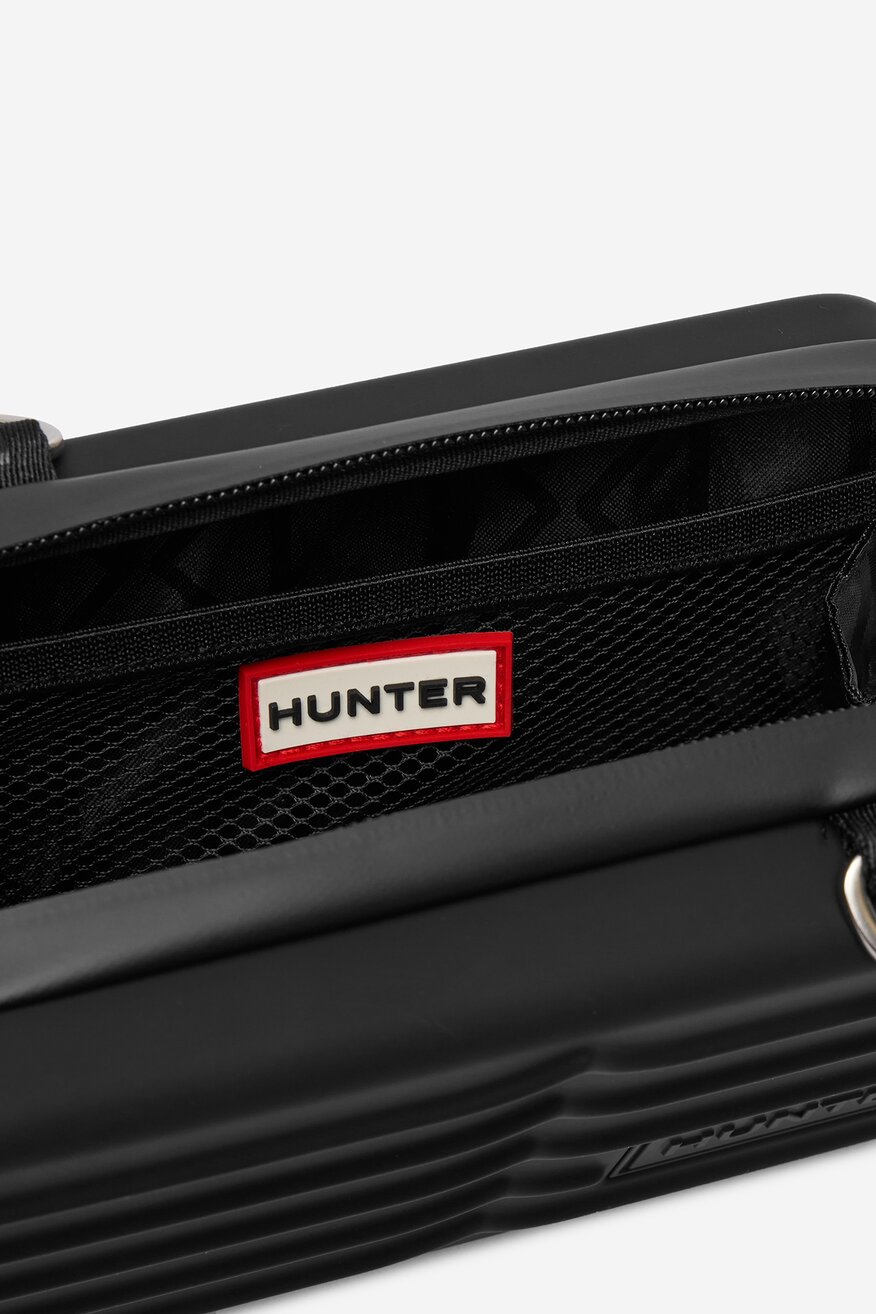 
                Дамска чанта HUNTER ЧЕРЕН - 5906751425428