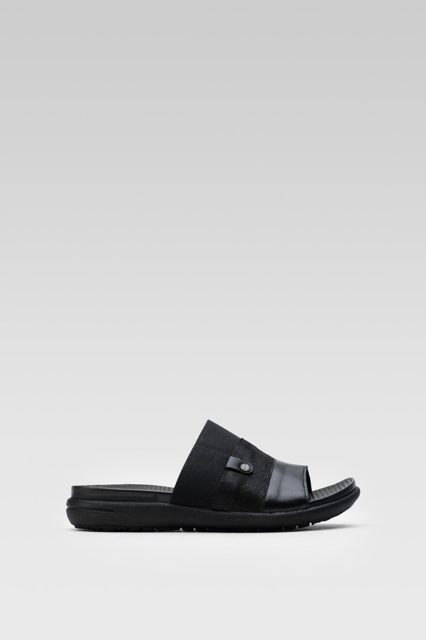 
                Go Soft - Skórzane klapki czarne - 5904248649852