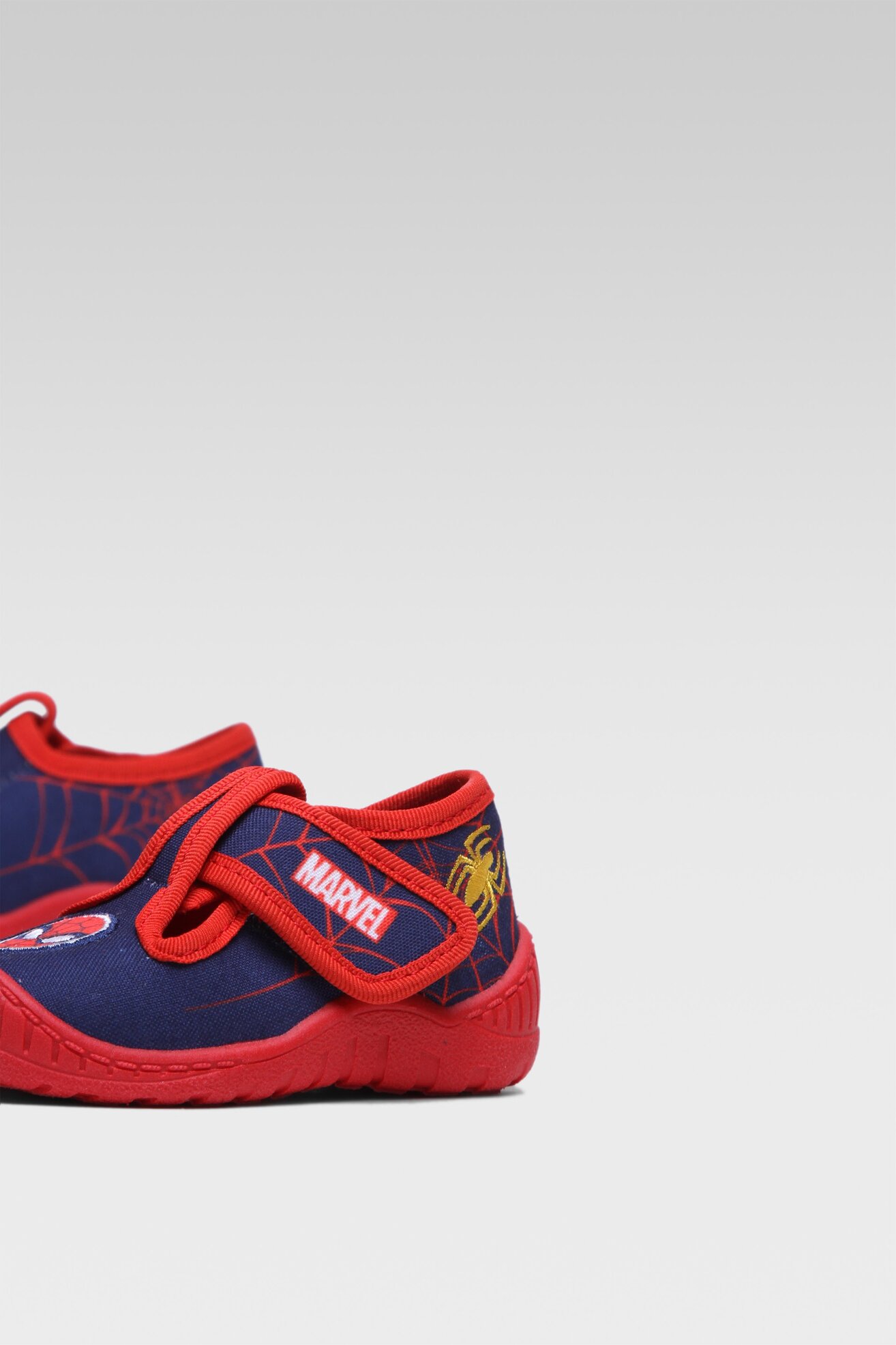 Kapcie Spider-Man MB SS23-17SPRMV Czerwony