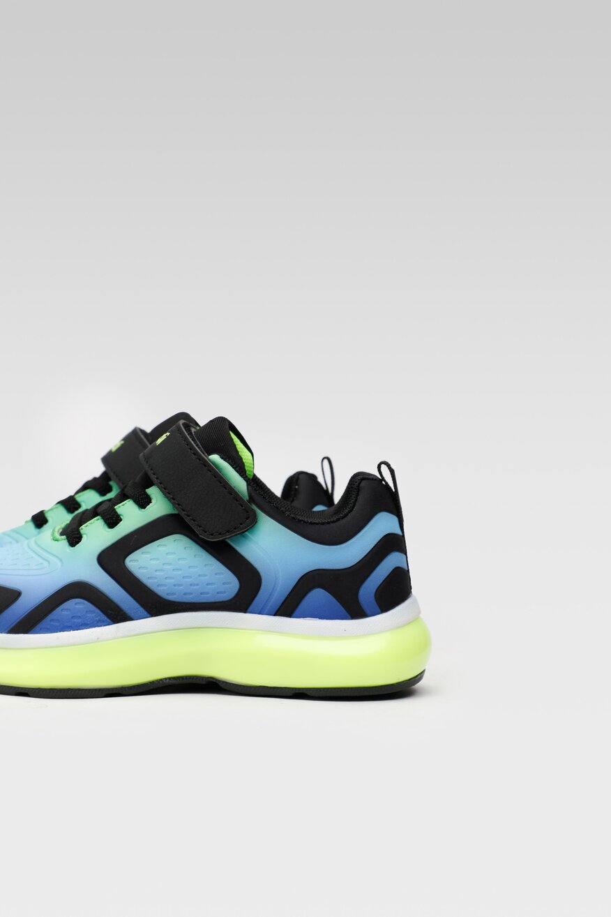 
                Sprandi - Sneakersy ze świecącą podeszwą - 5904862485331