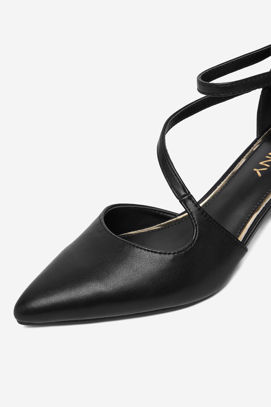 
                Körömcipő Jenny FEKETE - 5906751712207