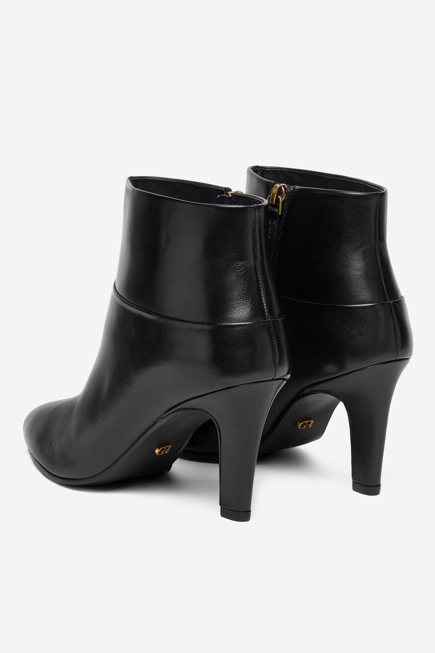 
                        Bokacsizma Gino Rossi EO-SARA-121926 FEKETE - 5906751299838