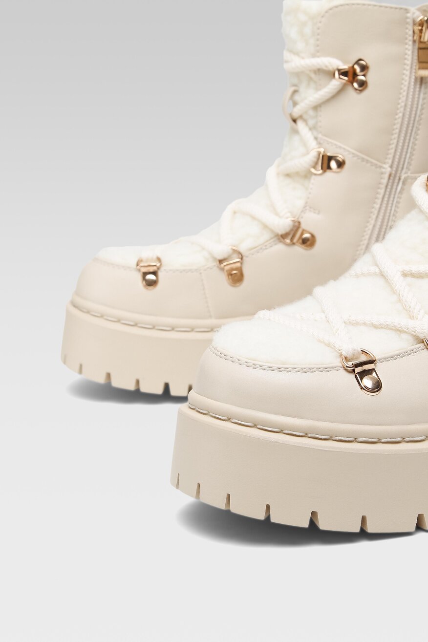 
                DeeZee - Botki beżowe - 5904862160801