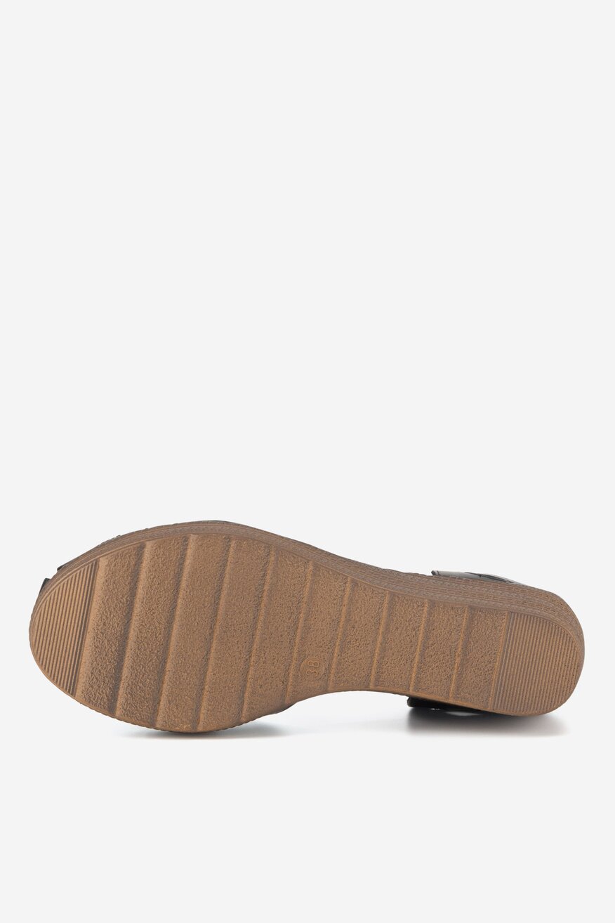 Lasocki - Sandały skórzane na koturnie - 5905588658900