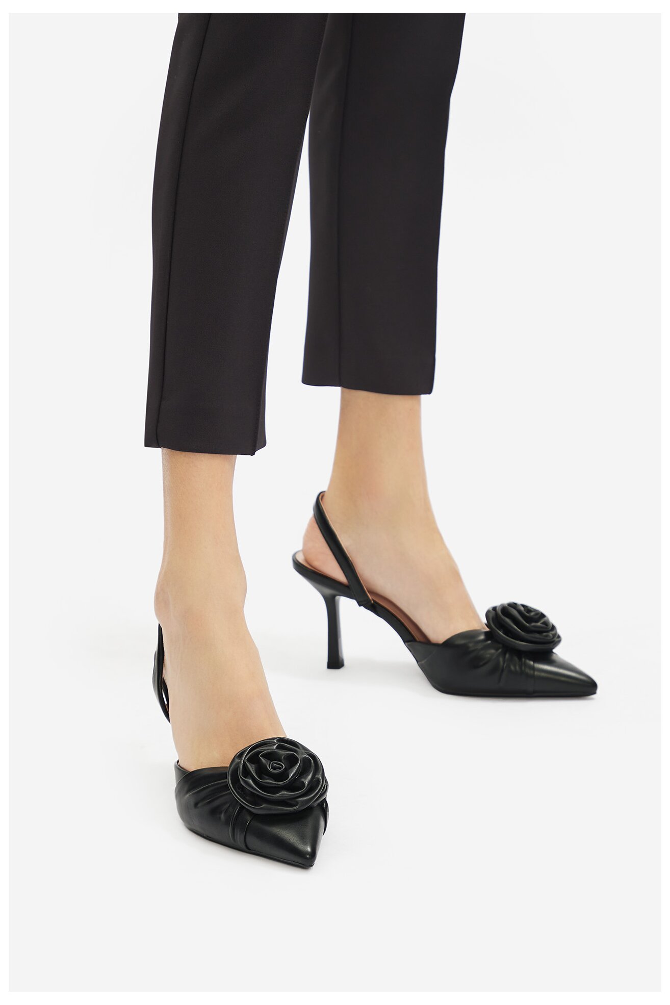 Körömcipő Jenny WFA3607-1 FEKETE