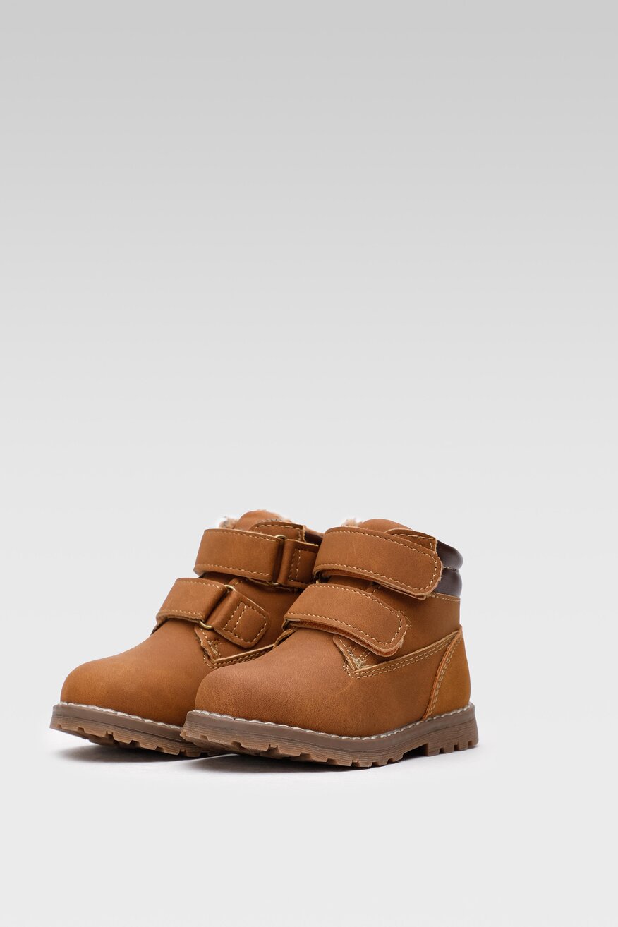 
                Черевики Action Boy ВЕРБЛЮЖИЙ - 5904862386300